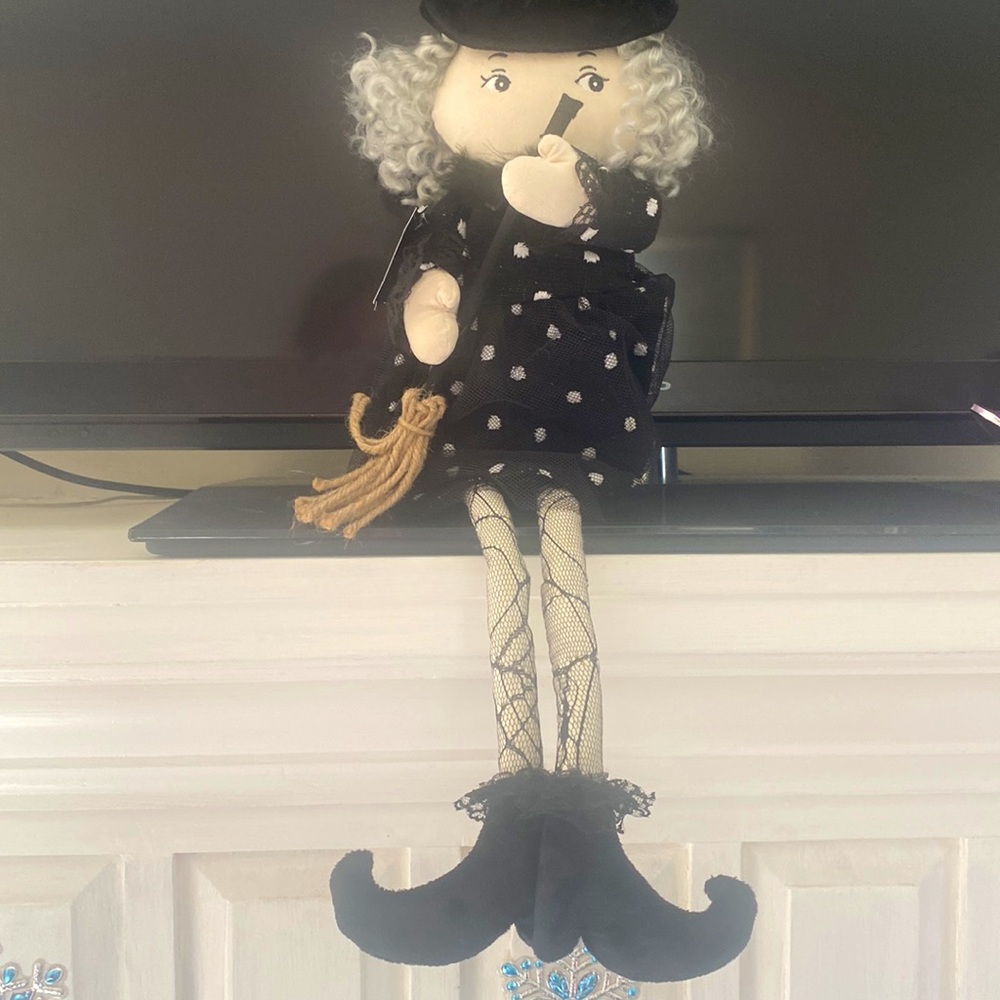 Bella Lux Witch Doll - Picture 3 of 3